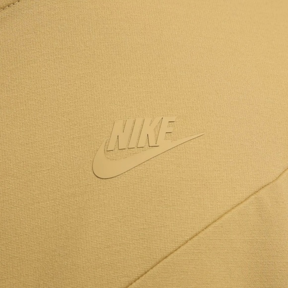 Nike Tech lightweight jacket. Nwt. Size M - Picture 4 of 7